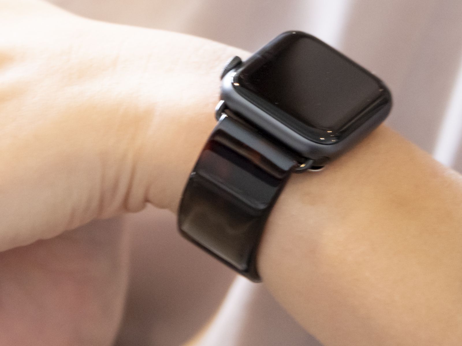 べっ甲カラー - Air Bangle（エアバングル）｜革新的な Apple Watch